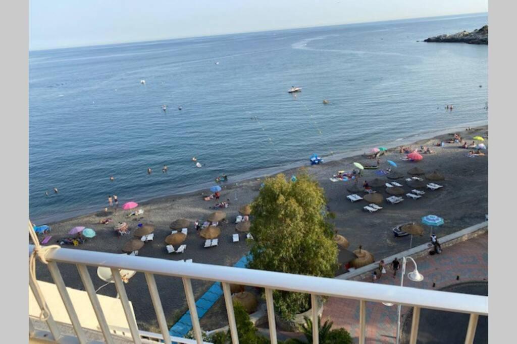 Magnifico apartamento con vistas al mar, 1ª Linea Almuñécar Esterno foto