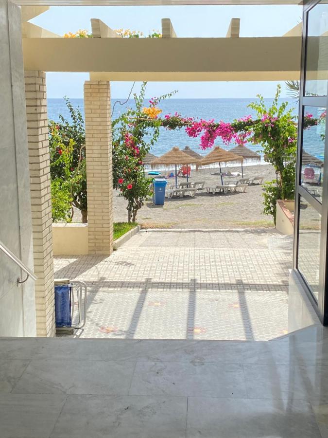 Magnifico apartamento con vistas al mar, 1ª Linea Almuñécar Esterno foto